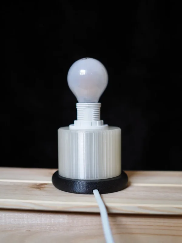 p1041509 Pine Cone Table Light