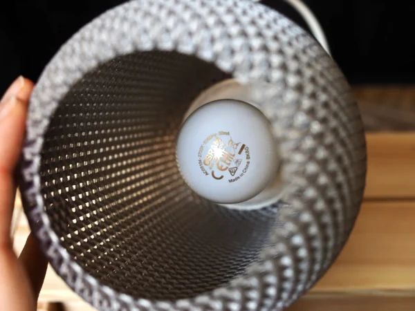 p1041518 Pine Cone Table Light